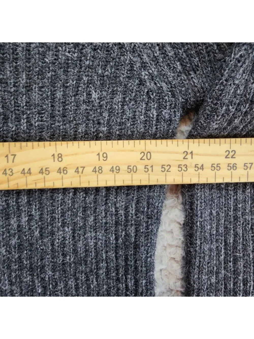 Banana Republic Sweater Mens Medium Gray 100% Wool Long Sleeve Pullover